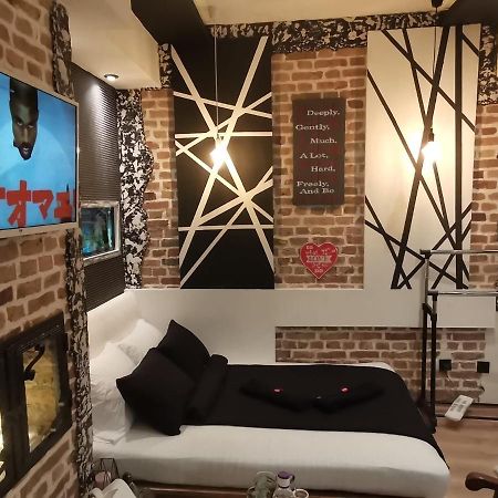 Studio Apartman Black & White Centar Sarajevo Free Parking 外观 照片