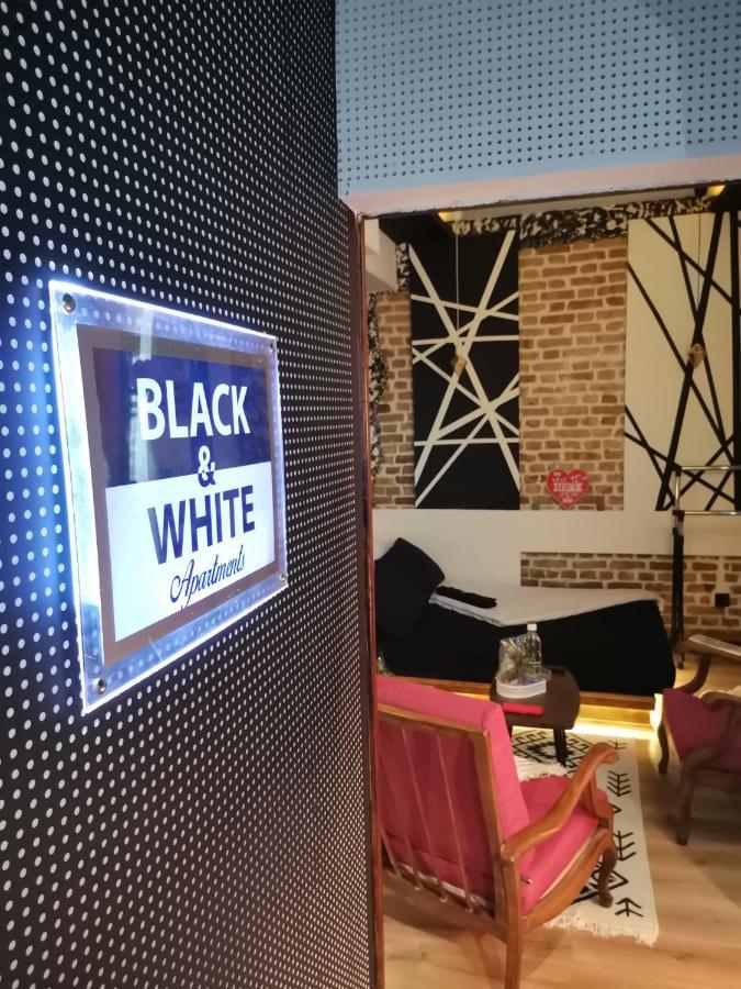 Studio Apartman Black & White Centar Sarajevo Free Parking 外观 照片