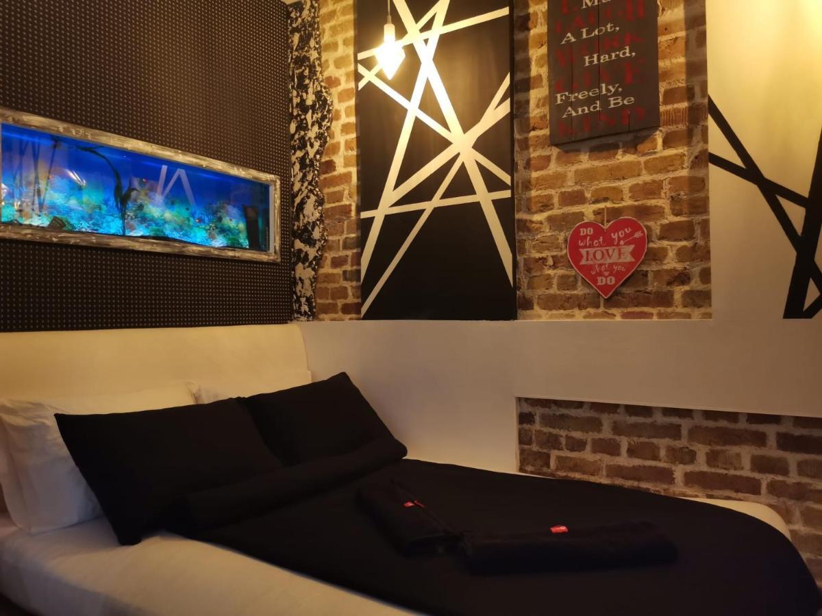 Studio Apartman Black & White Centar Sarajevo Free Parking 外观 照片
