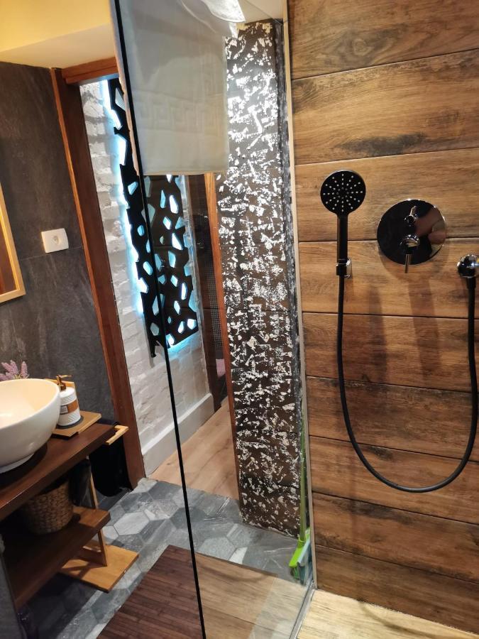 Studio Apartman Black & White Centar Sarajevo Free Parking 外观 照片