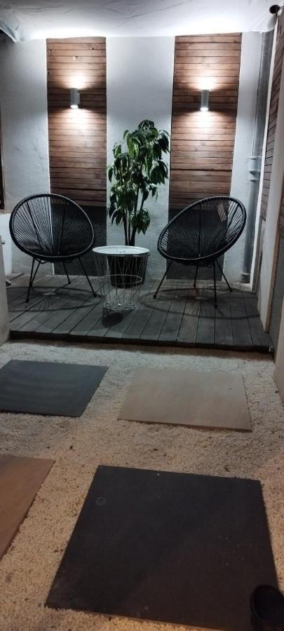 Studio Apartman Black & White Centar Sarajevo Free Parking 外观 照片