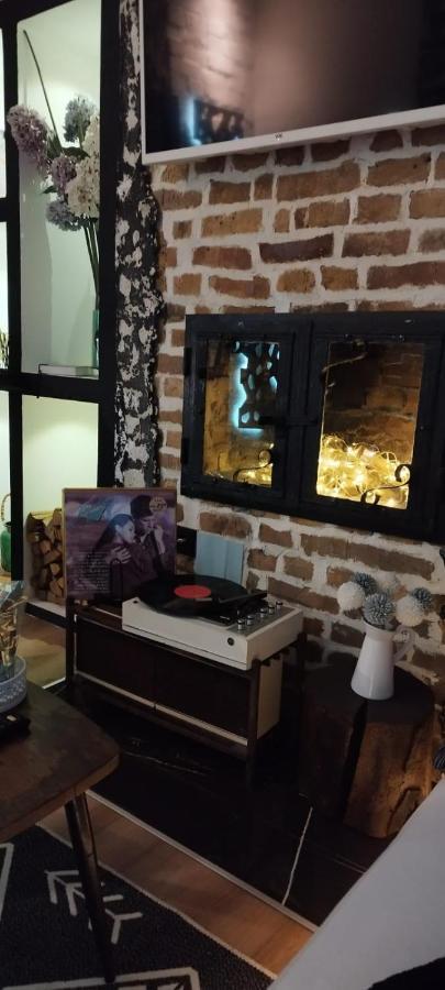 Studio Apartman Black & White Centar Sarajevo Free Parking 外观 照片